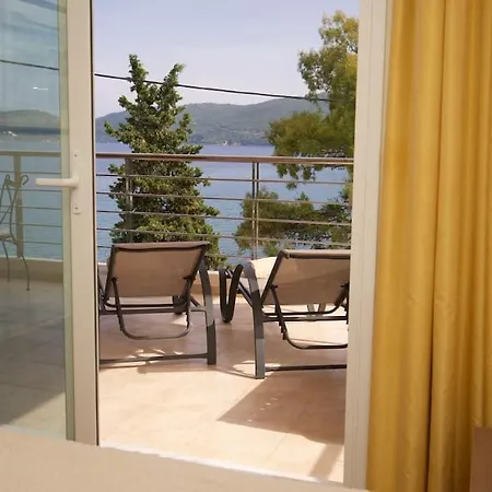 公寓 Chloe Luxury Beachfront
